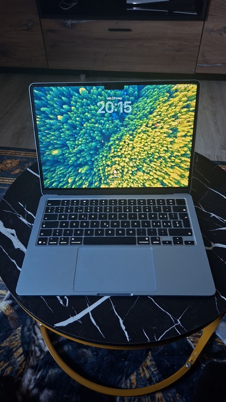 Apple PC: apple macbook air 14 m4 2025 – Nuovo (secondo la descrizione) da Selzach venduto da mat_b6jl