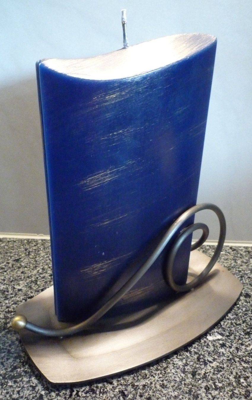 Candele: Wunderschöne Kerze mit Metallständer - made in Austria – Nuovo (secondo la descrizione) da Rotkreuz venduto da NICETOBUY 1