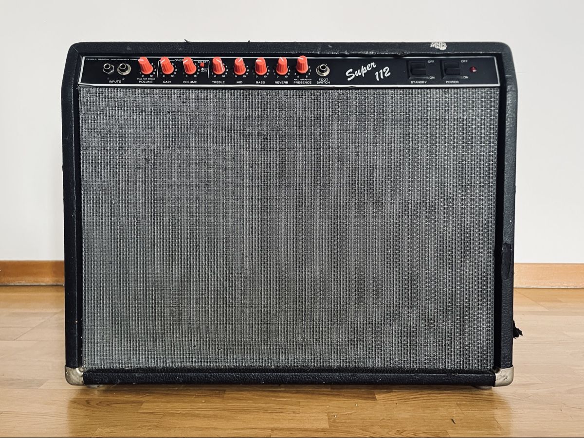 Fender Verstärker: Ampli guitare FENDER Super 112 – Gebraucht aus La Chaux-de-Fonds von ultrastrikt