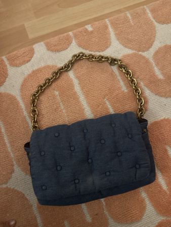 Zara Umhängetasche Jeansstoff blau Kettengriff gebraucht