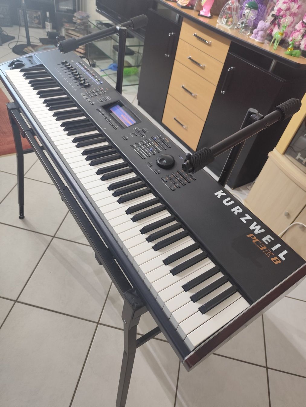 Strumenti musicali: Synthesizer Workstation Kurzweil PC3 K8 – Usato da Opfikon venduto da cuti2000