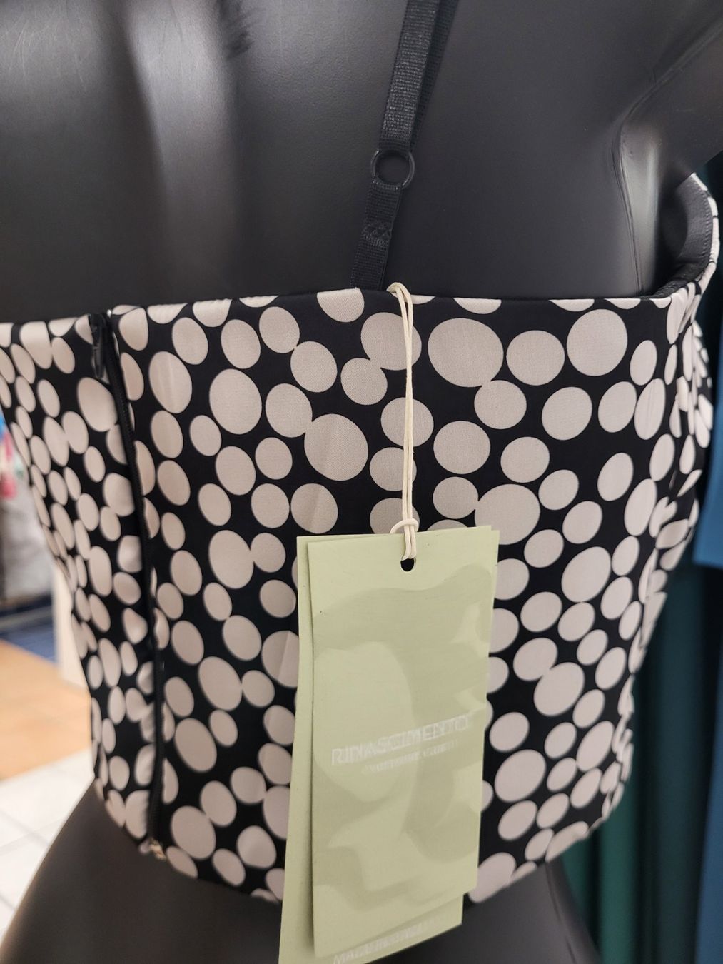 Top: RINASCIMENTO 4Top,NEU,Gr.M 79.- statt 370.- – Nuovo e nell'imballaggio originale da Avenches venduto da FashionFactoryOutlet 1