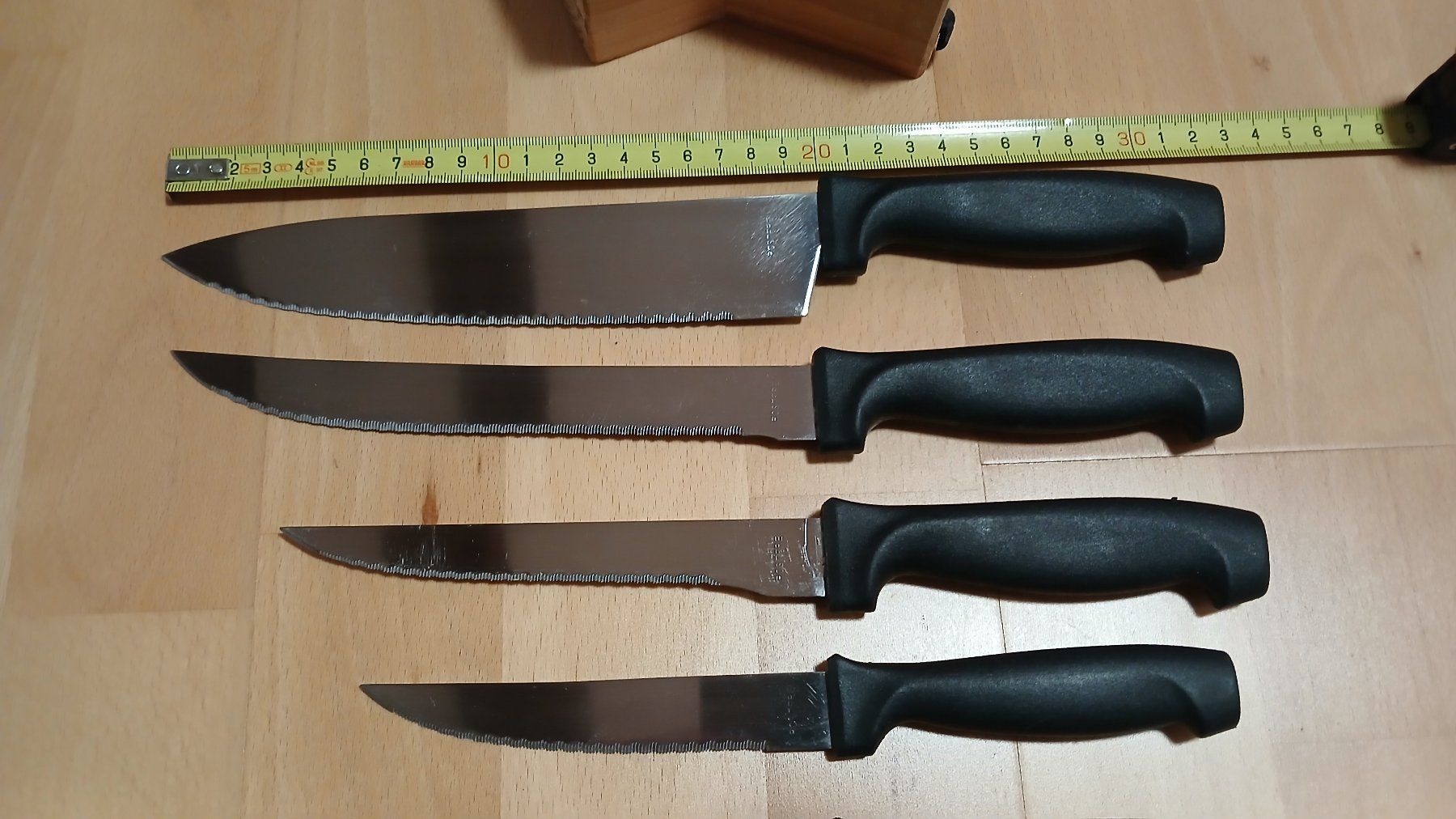 Messer: Messerblock mit 5st.verschiedenen Messern – Gebraucht aus hinwil von tho_j6kz 6