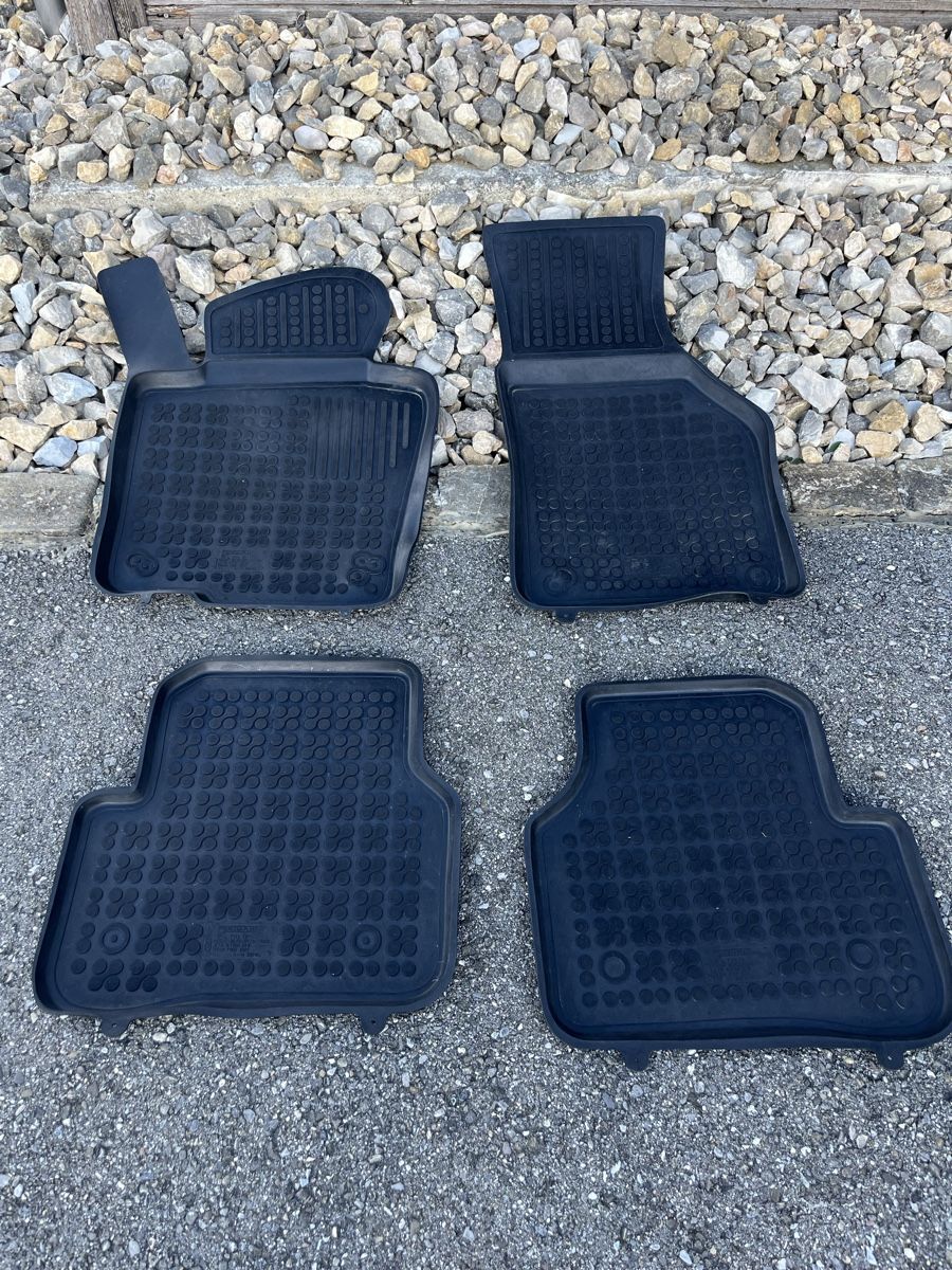 VW Tappeti & Tappetini: Satz 3D Gummifussmatten Passat – Usato da Tafers venduto da TRTBG