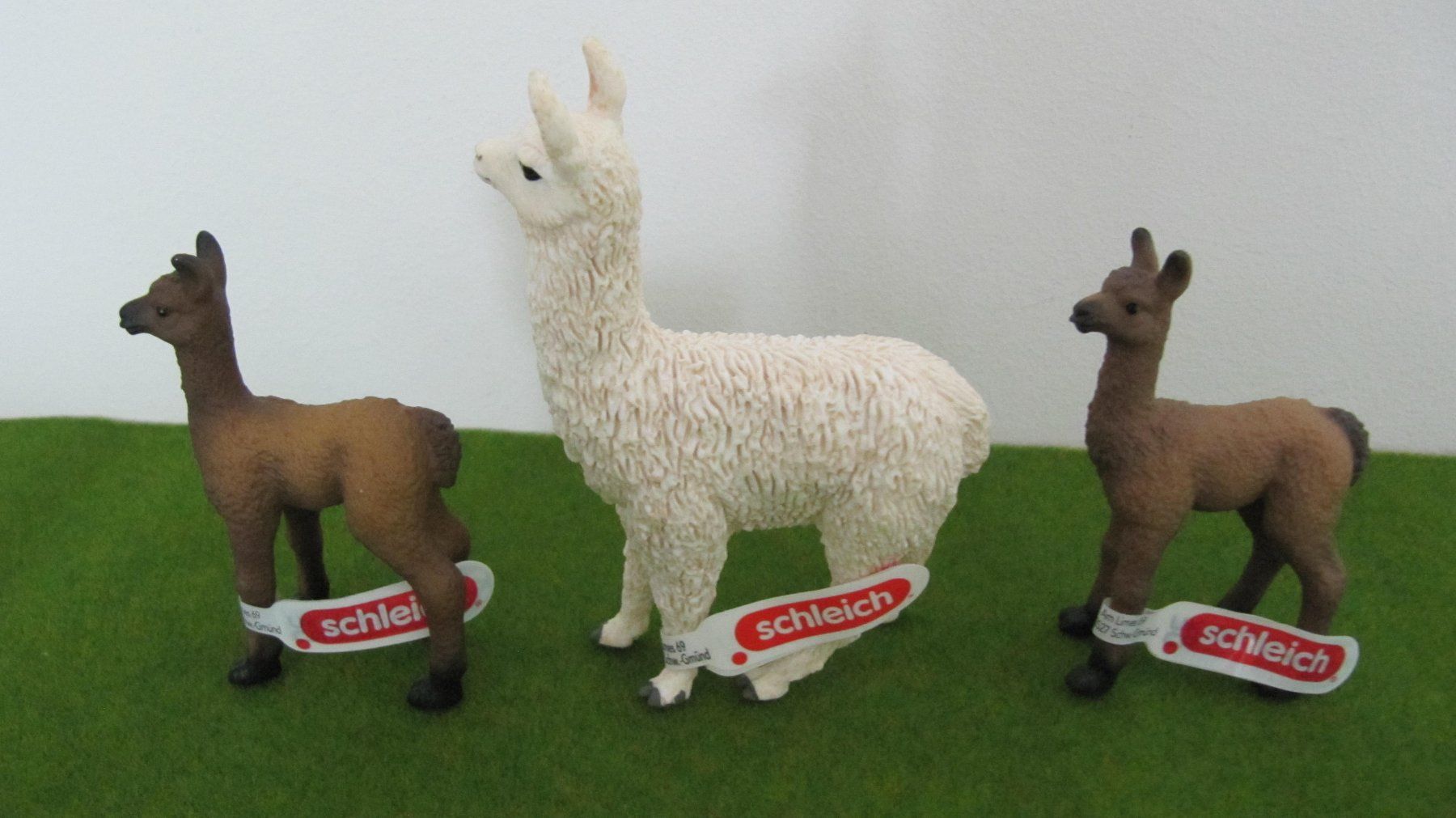 Schleich Spielzeuge: Schleich Lamas mit Fohlen, 3er Set – Neu (gemäss Beschreibung) aus Brunnen von Kiwiland1 2