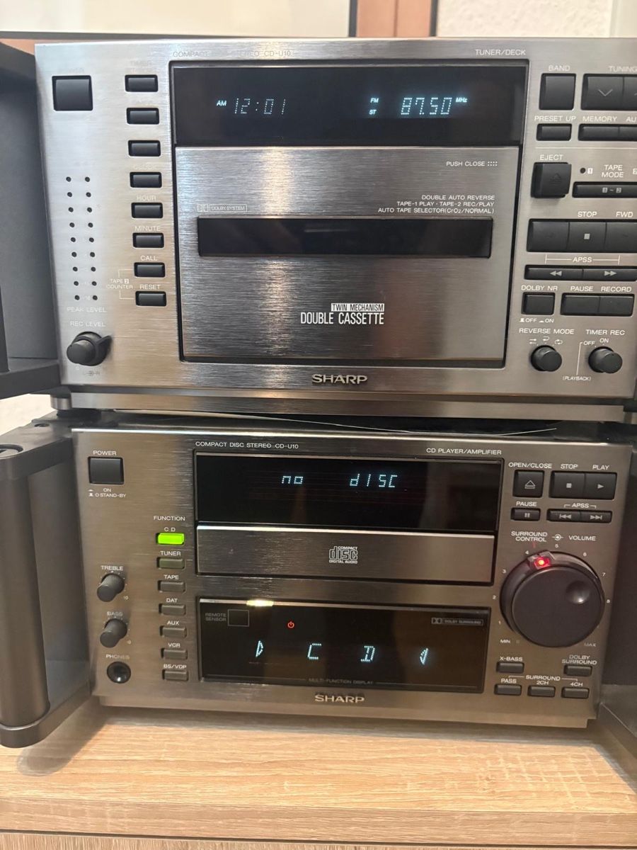 Sharp Sistemi audio & multimediali: Chaîne stéréo Sharp CD-U10H avec télécommande état usagé – Usato da Vésenaz venduto da Angela.C3