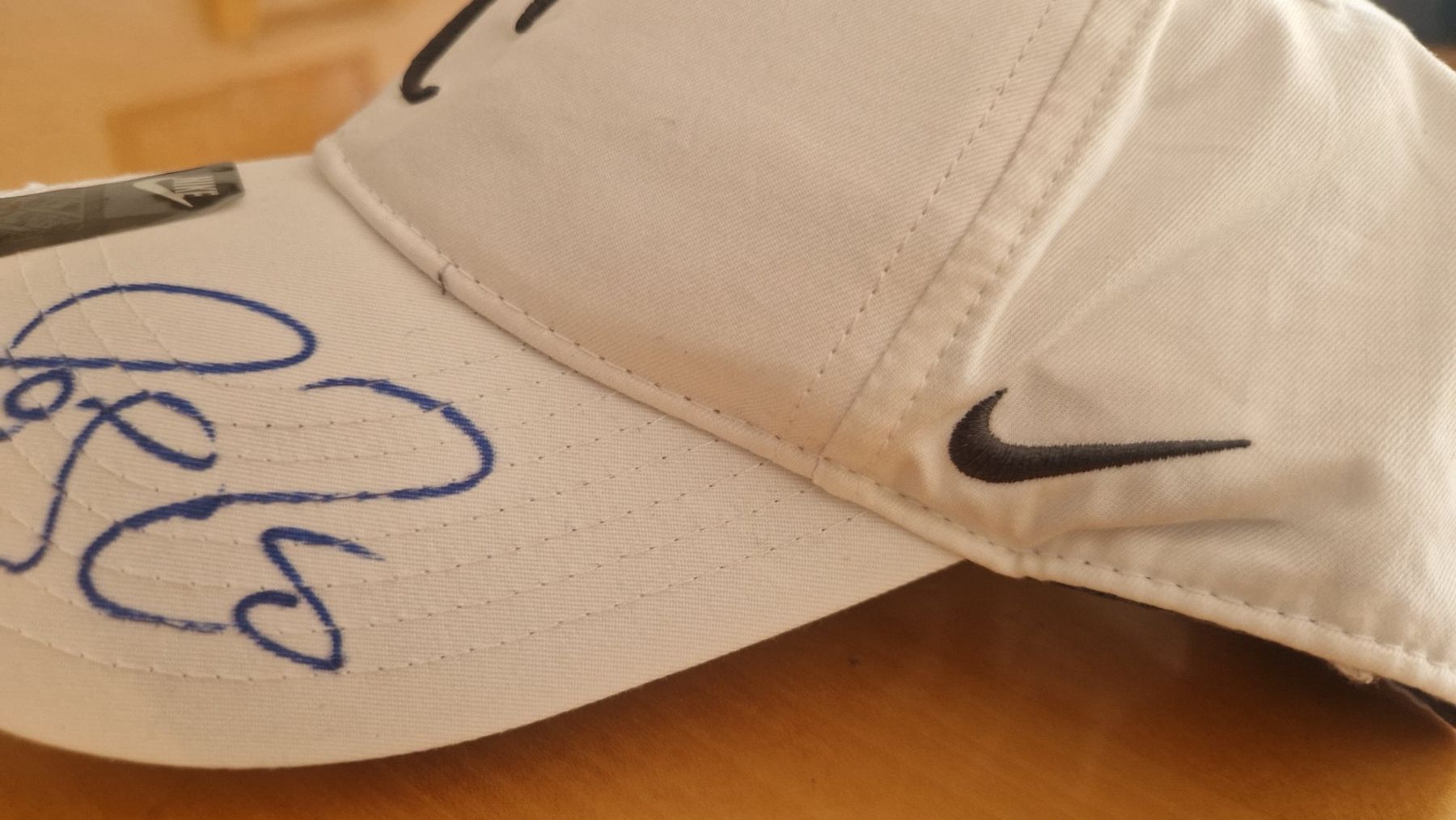 Autografi: Roger Federer Original Autogramm auf RF Nike Cup – Nuovo (secondo la descrizione) da Salmsach venduto da aacs65 6