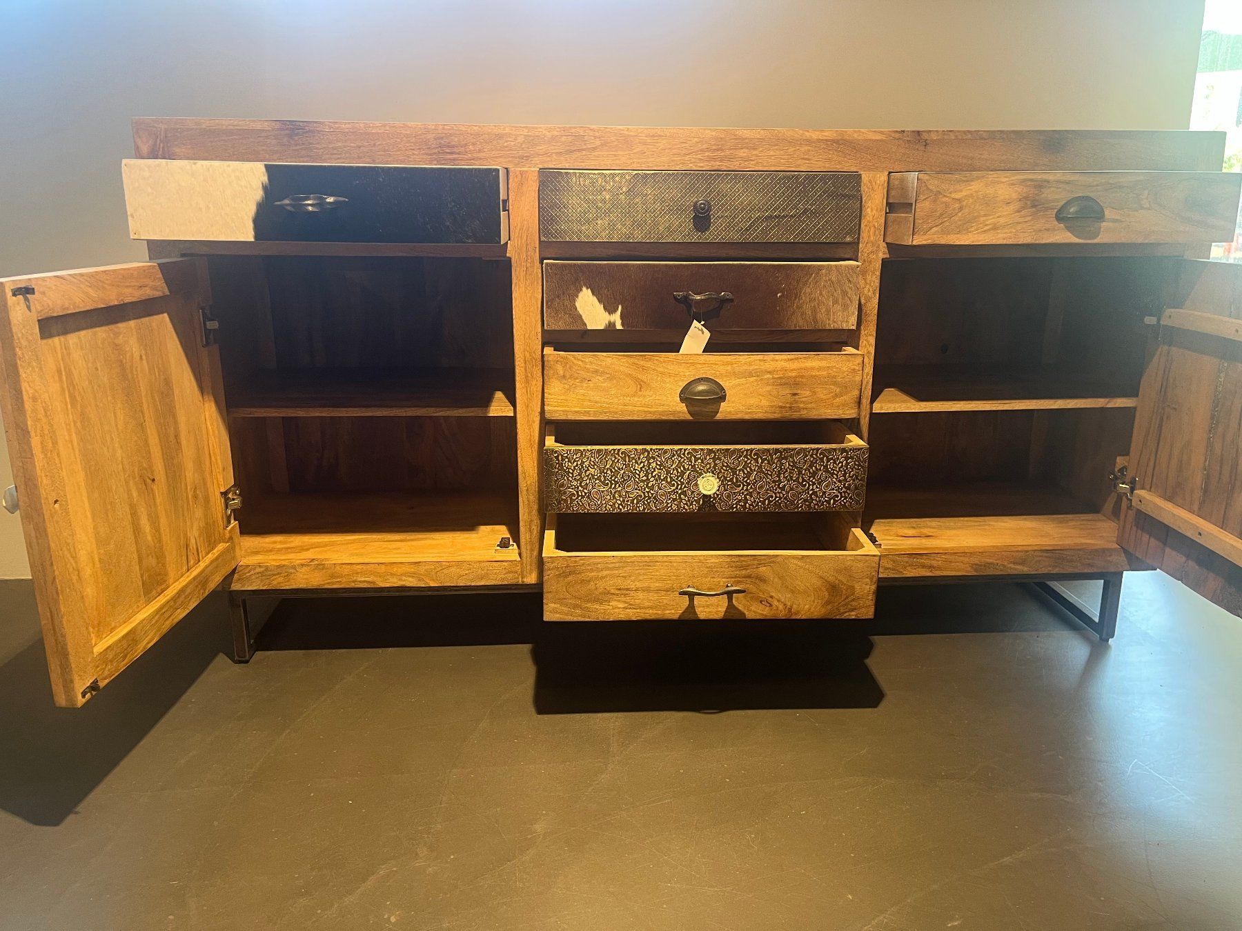 Commodes: Unikat- Sideboard "Ethno 2" – Neuf (Voir description) à Kloten par bilgeri01 3