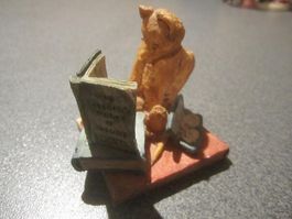 Bär mit Bücher, handbemalt