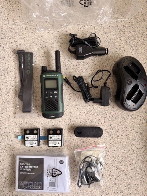 Radiocomunicazione: Motorola TLKR T81 Hunter 2er Set – Nuovo (secondo la descrizione) da Dübendorf venduto da Kerst2002 2