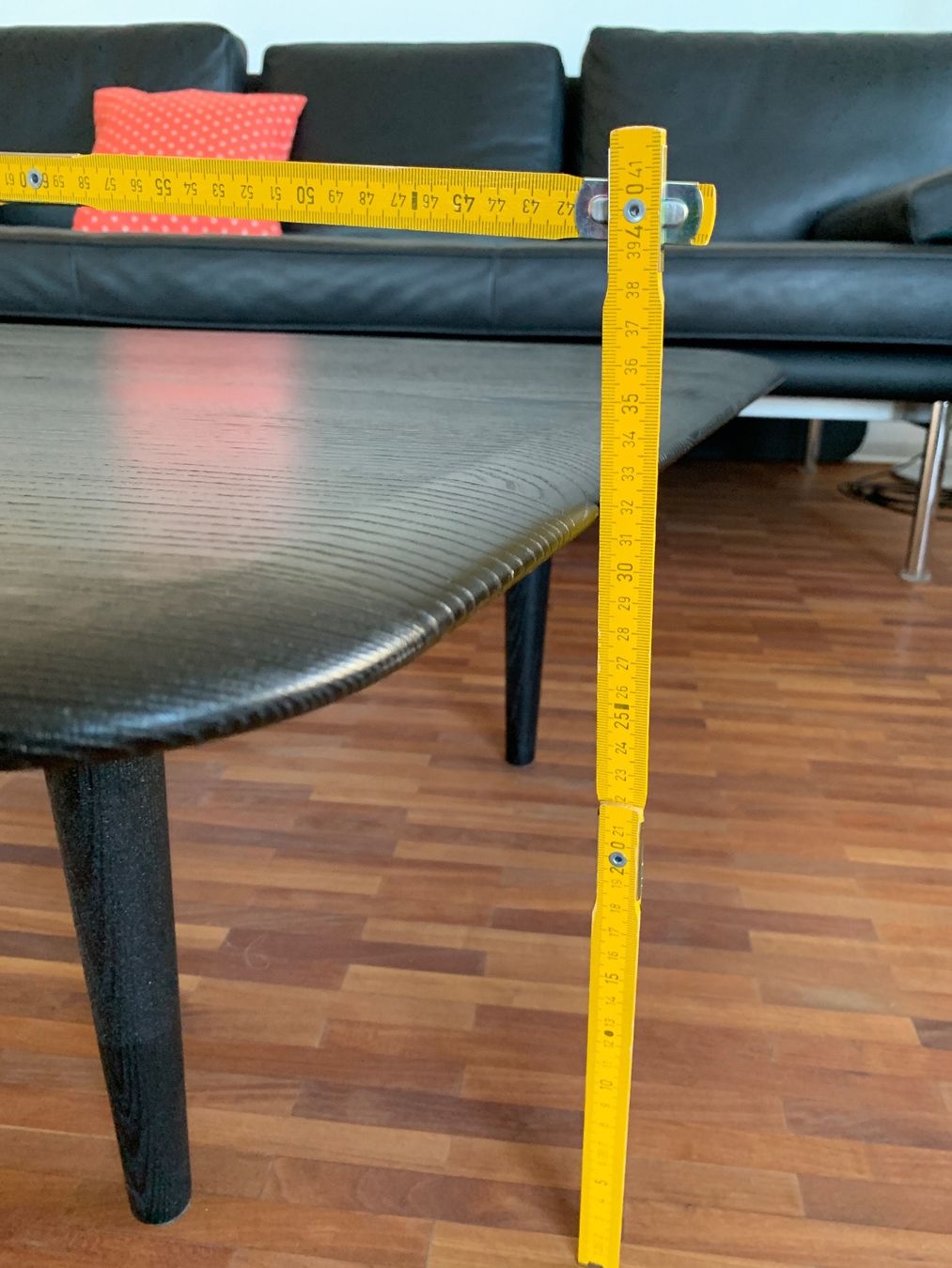 Tom Dixon Tavoli: TOM DIXON: Designer-Couchtisch, Eiche schwarz lackiert – Usato da Luzern venduto da designluzern 4
