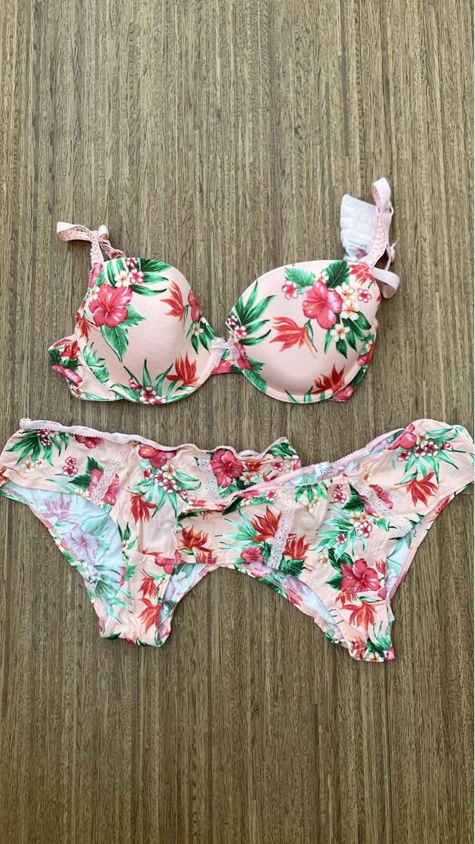 Altra biancheria intima: Set BH und Slip Blumenmuster rosa  – Usato da Ruggell venduto da VegasGirl