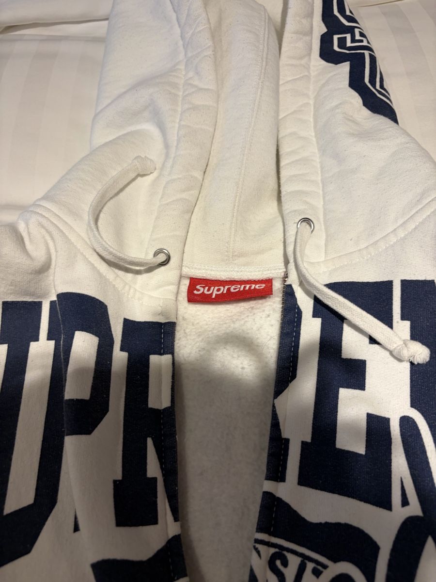 Pullover & Sweatshirts: Supreme Kapuzenpullover – Neu (gemäss Beschreibung) aus Kilchberg ZH von chw_75d9 2