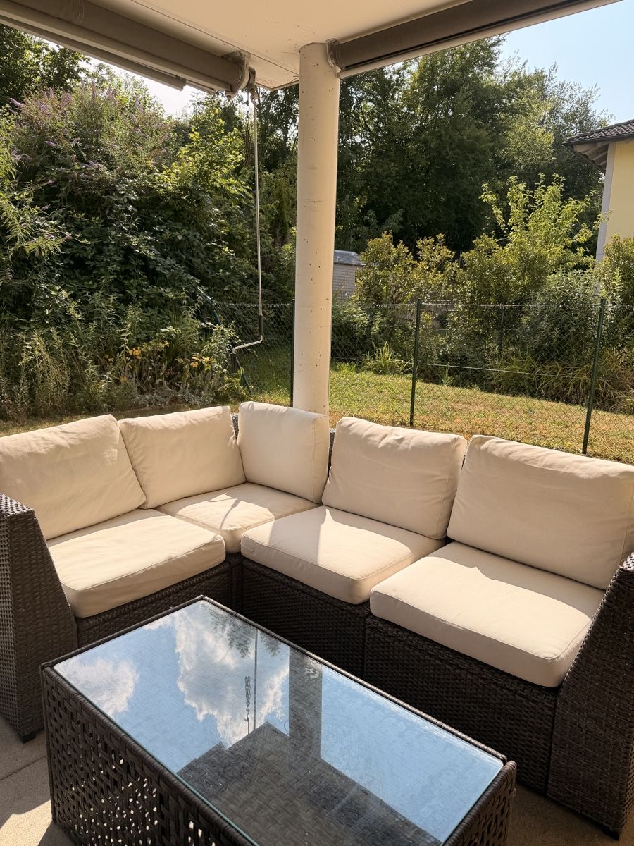 Sofas: Gartenlounge mit Tisch und 2 Stühlen – Gebraucht aus Rümikon AG von jul_vvt8 1