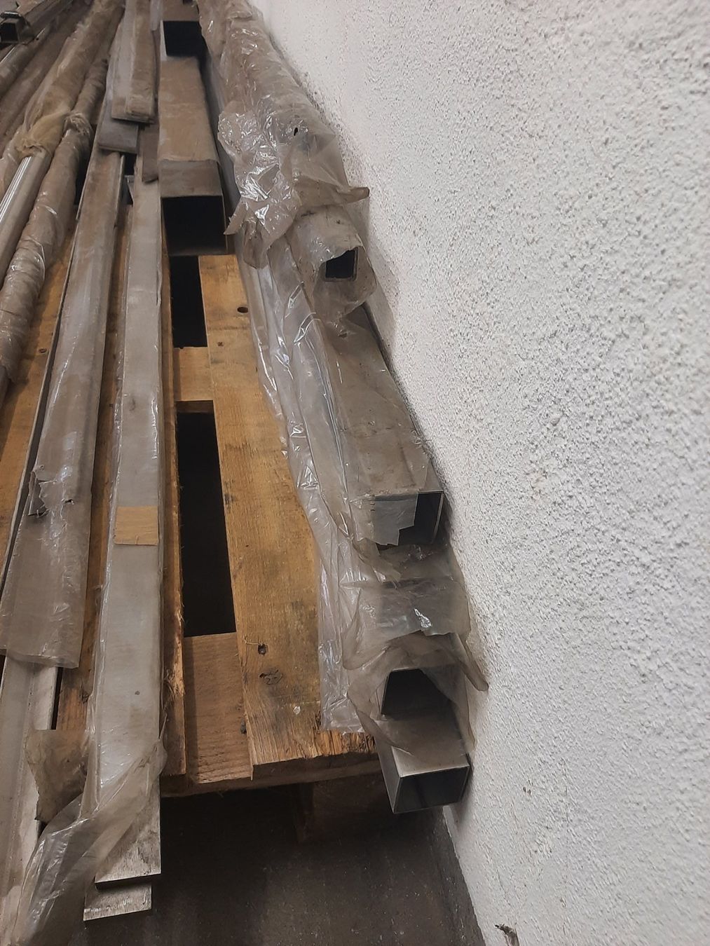Profilati: Diverse Chromstahl Profile – Usato da Eschlikon TG venduto da Freitech.2015 3