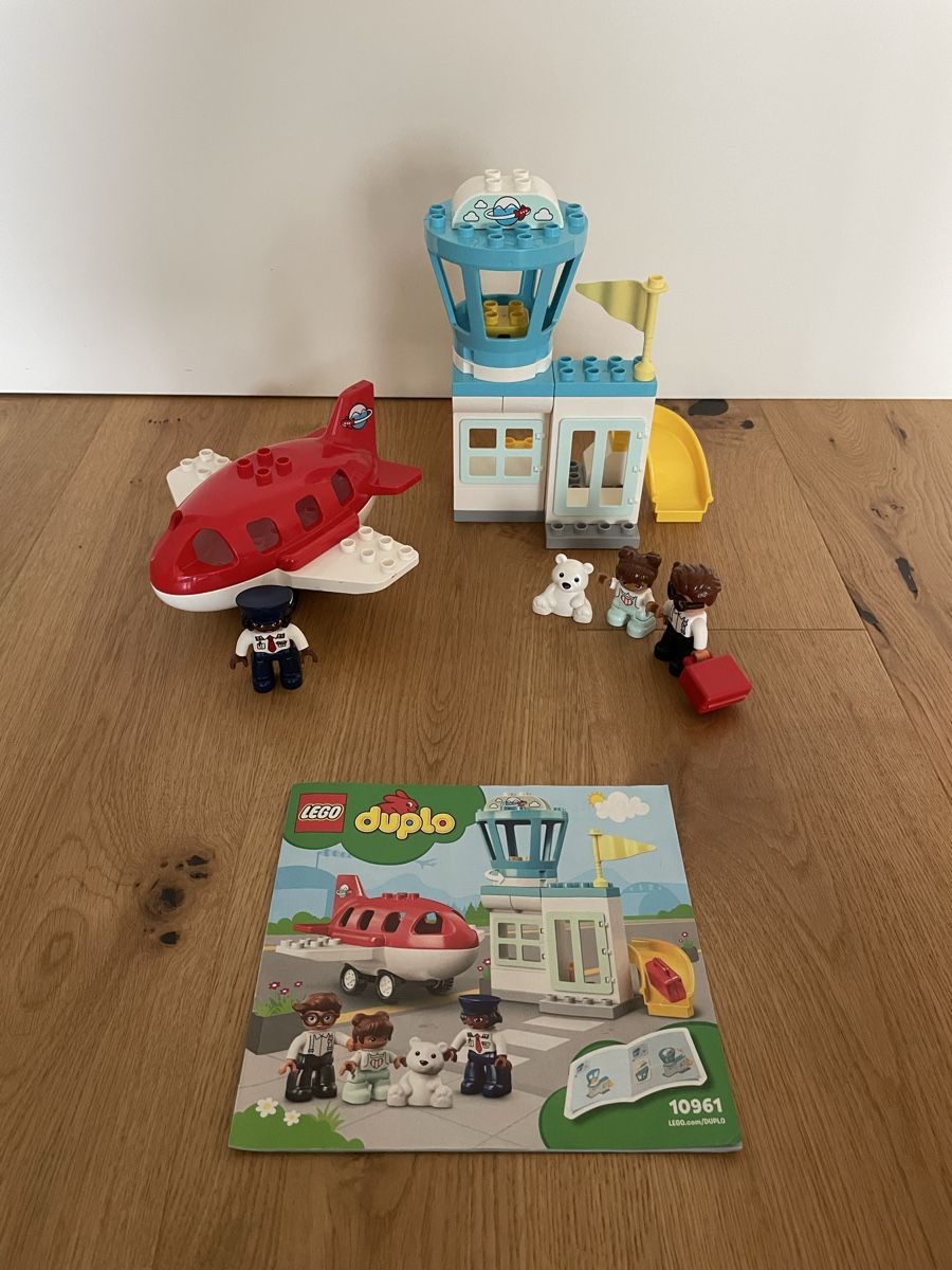 Lego Giocattoli: Lego Duplo 10961Flughafen mit Flugzeug – Usato da Hindelbank venduto da smb19