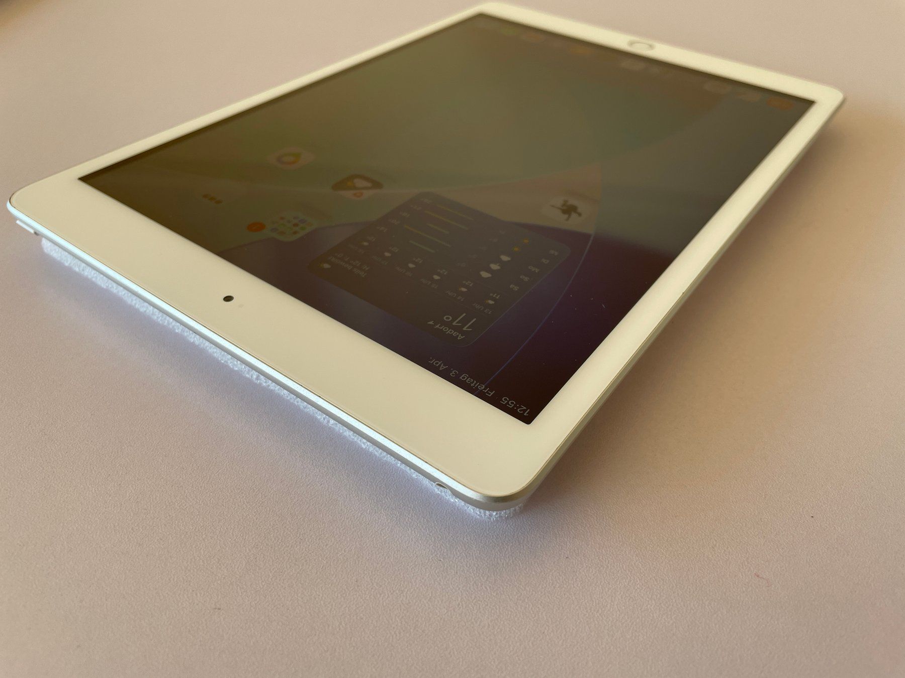 Apple Tablet PC: iPad 8 mit 32GB, super Zustand, + neue Hülle + Zubehör – Gebraucht aus Frauenfeld von kar_7xxc 7