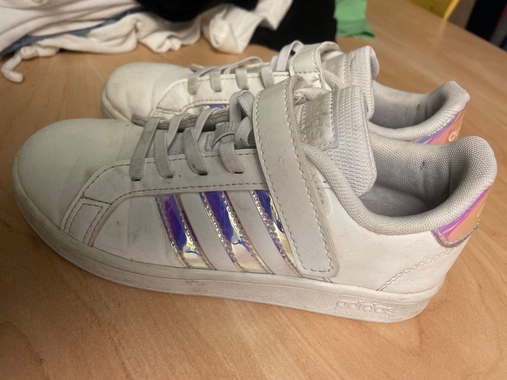 Weisse Adidas Sneaker Gr. 33 Kaufen auf Ricardo