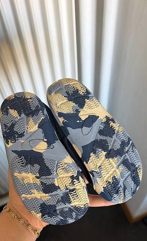 Scarpe per ragazzi: Wasser/Strandschuhe Gr. 27 – Usato da Bern venduto da sshueli 1