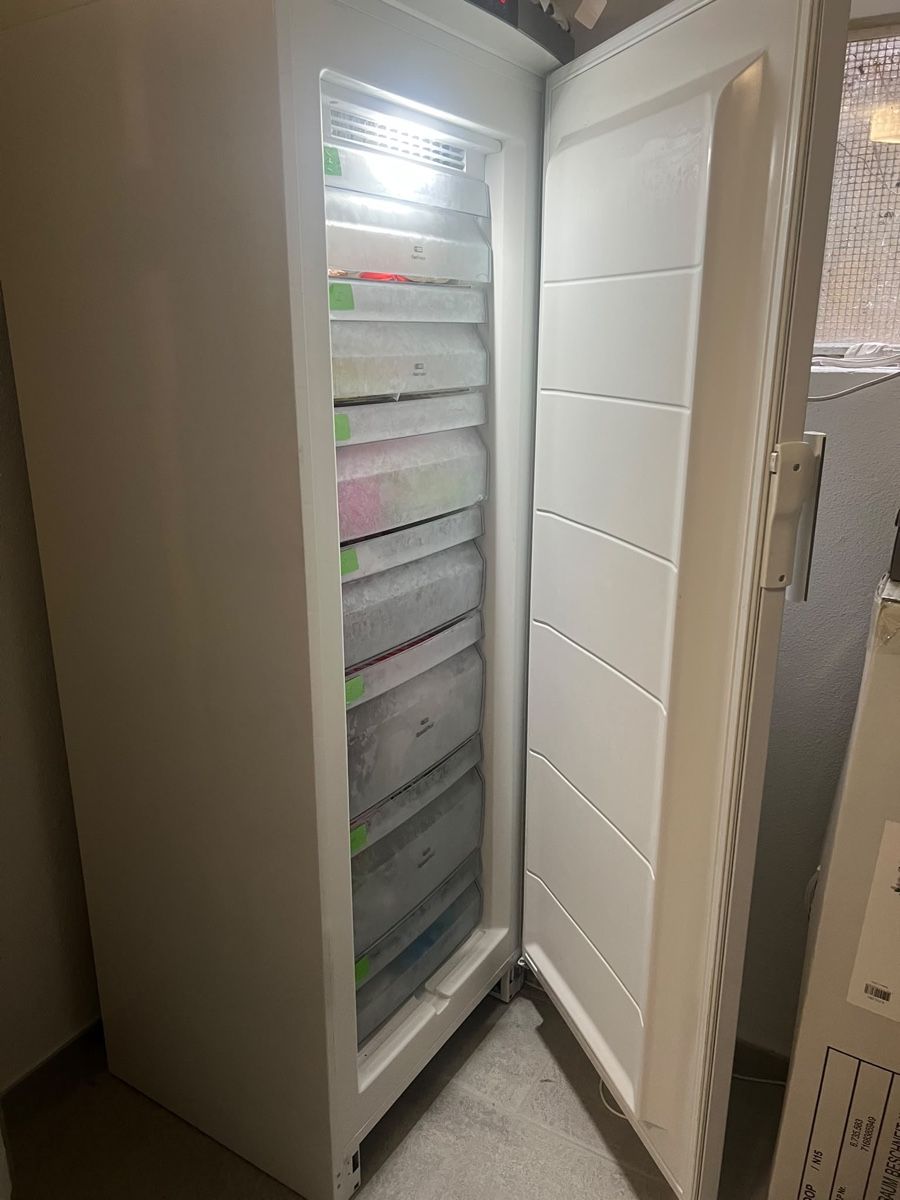Congélateurs: Gefrierschrank Electrolux  – D'occasion à Villmergen par valen02 1