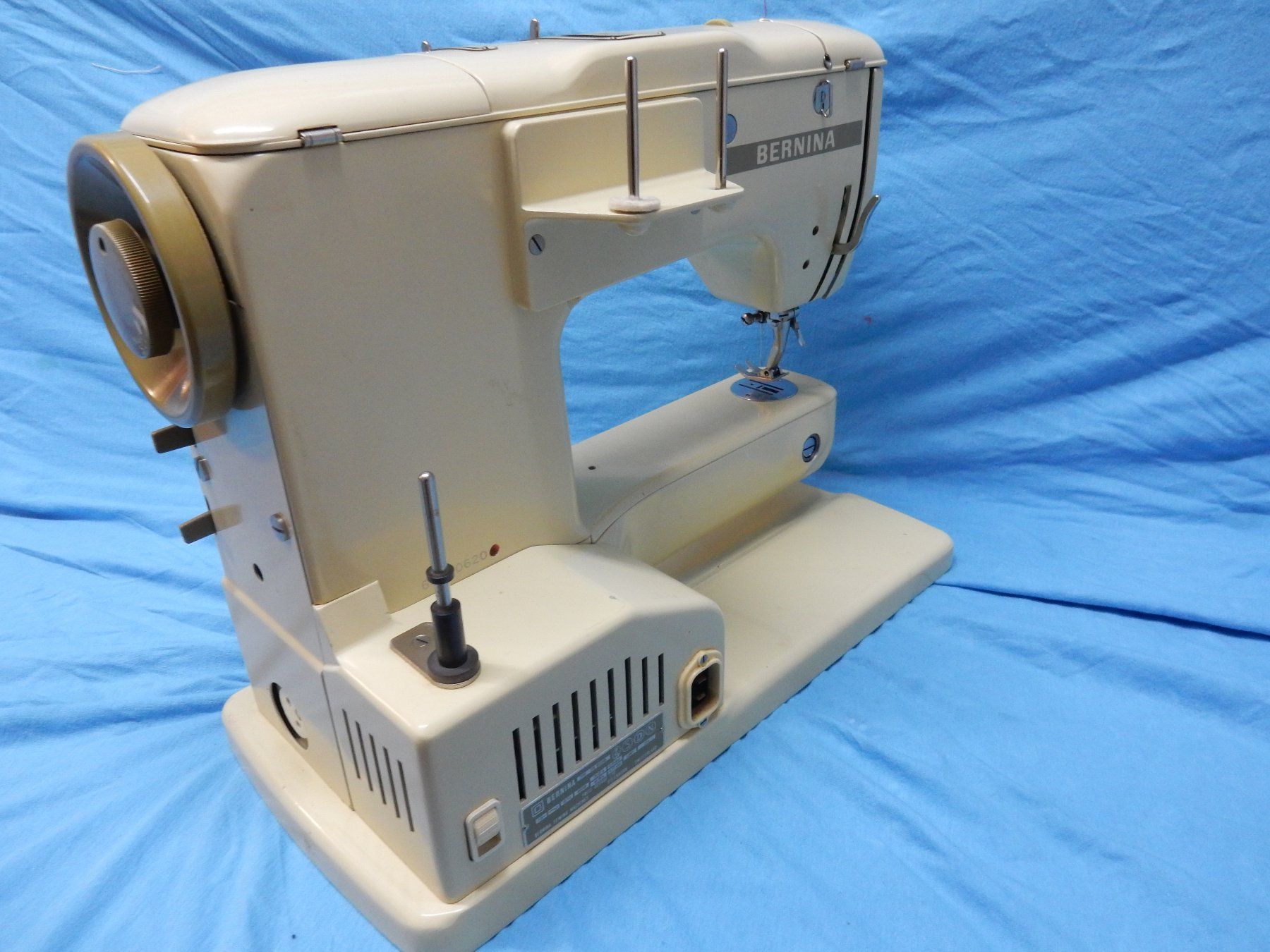 Bernina Machines à coudre: Bernina 730        26100 – D'occasion à Watt par Mariposa49 2