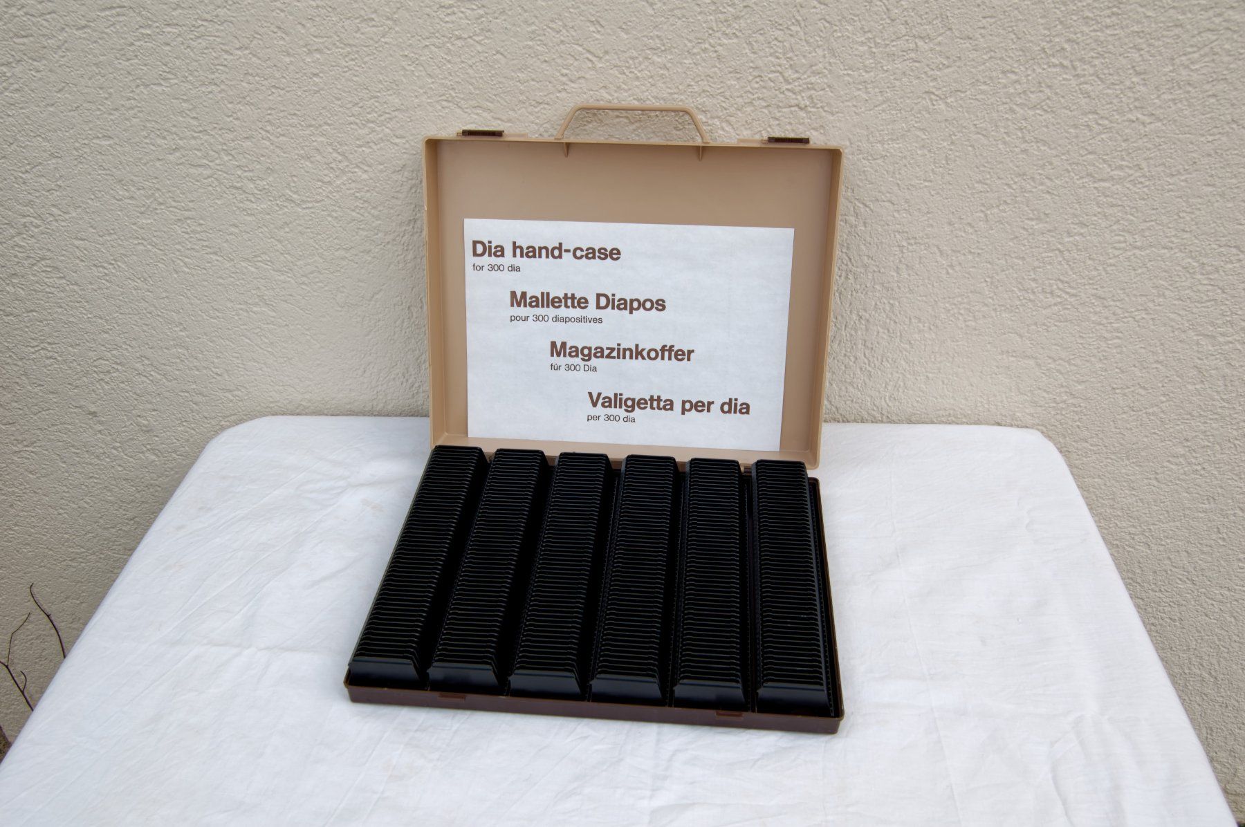 Foto & Immagini: Mallette pour 300 diapositives – Nuovo (secondo la descrizione) da Grolley venduto da Nousty 2