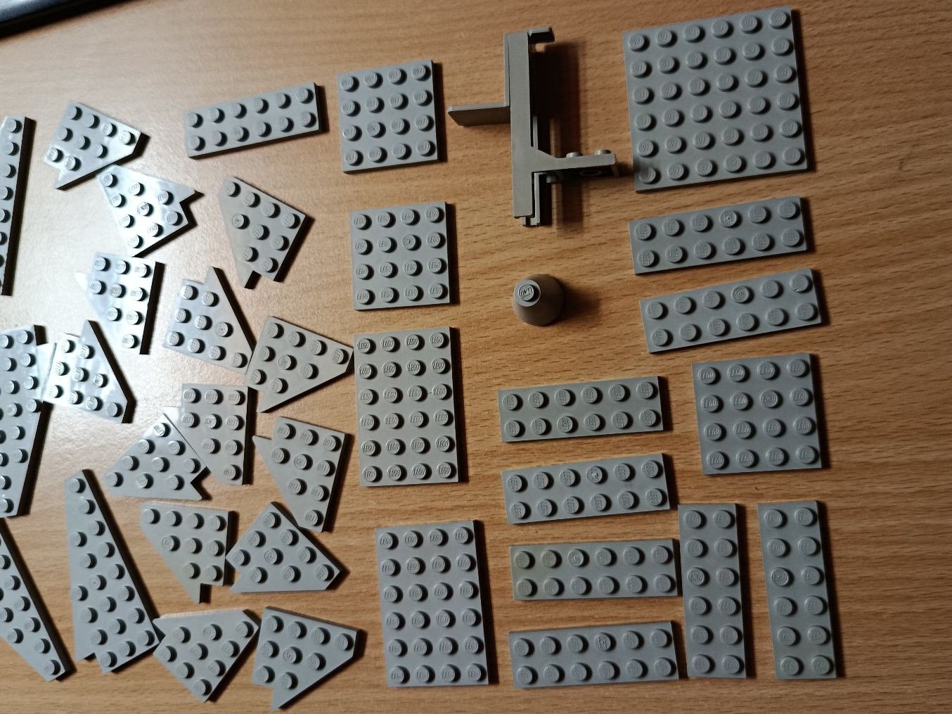 Lego Kit di costruzioni: LEGO Classic Space - diverse, hellgraue Teile – Usato da Muhen venduto da Legoholic 1