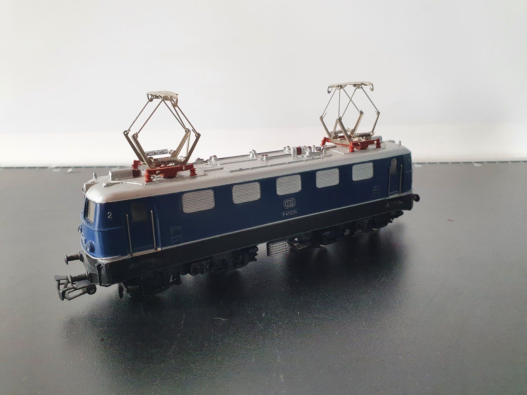 Märklin Modellini di ferrovie: MÄRKLIN: DB E-LOK BR E41 BLAU GUSSMODELL 3034 OVP – Usato da Biglen venduto da taunus82 3