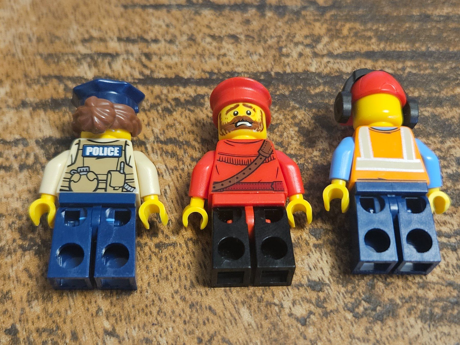 Lego Kit di costruzioni: lego lot de 3 figurines – Usato da Confignon venduto da Ecrofigs 1