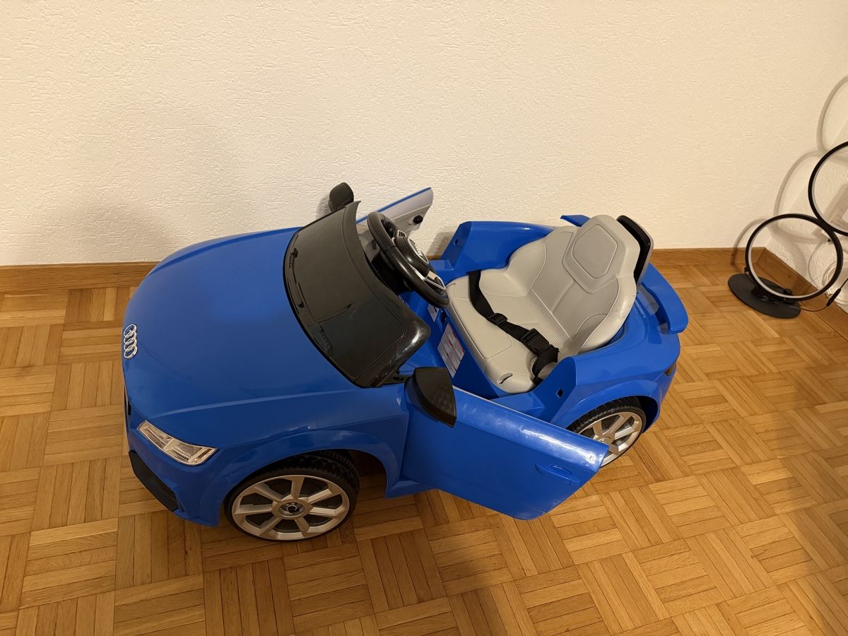 Veicoli per bambini: AudiTT RS Kinder Elektroauto blau – Usato da Schlieren venduto da adi_grp6 2