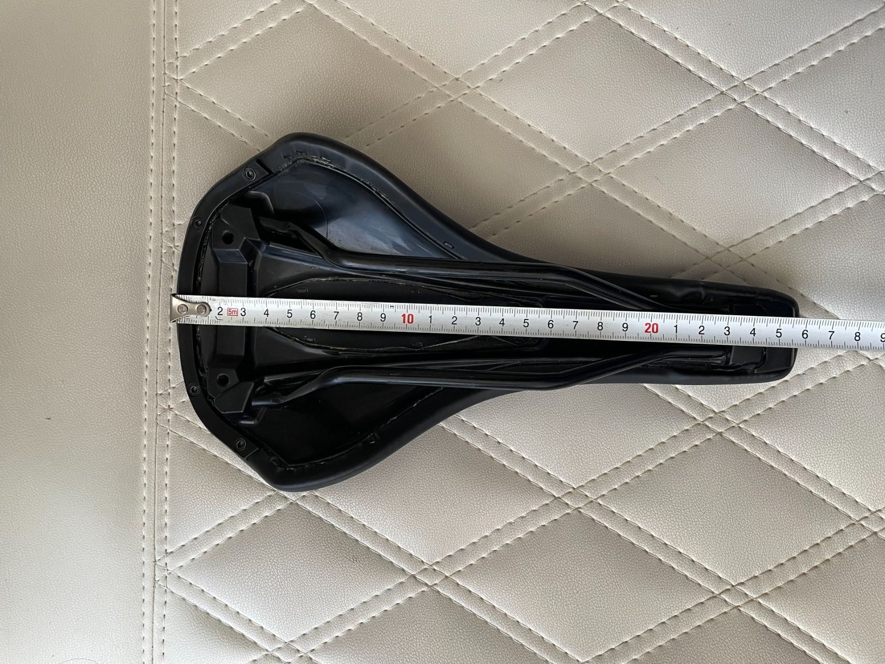 Specialized Ersatzteile: Specialized Phenom (Body Geometry) Velosattel – Gebraucht aus Volketswil von  4