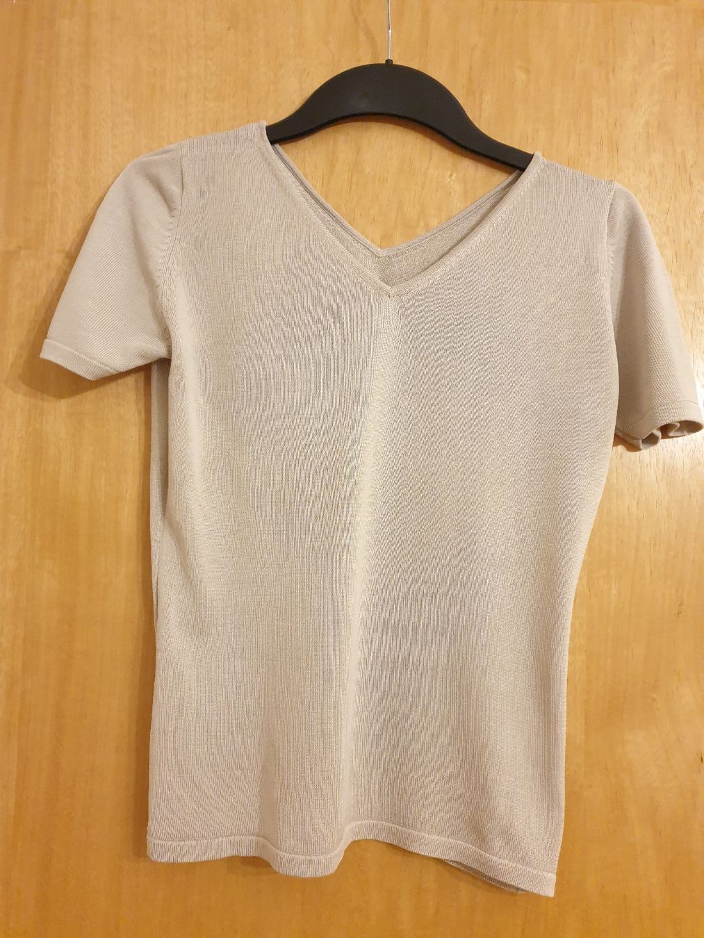 Top: Pull manche courte, S/36, soie, écru/gris très clair – Usato da Neuchâtel venduto da Verenas12