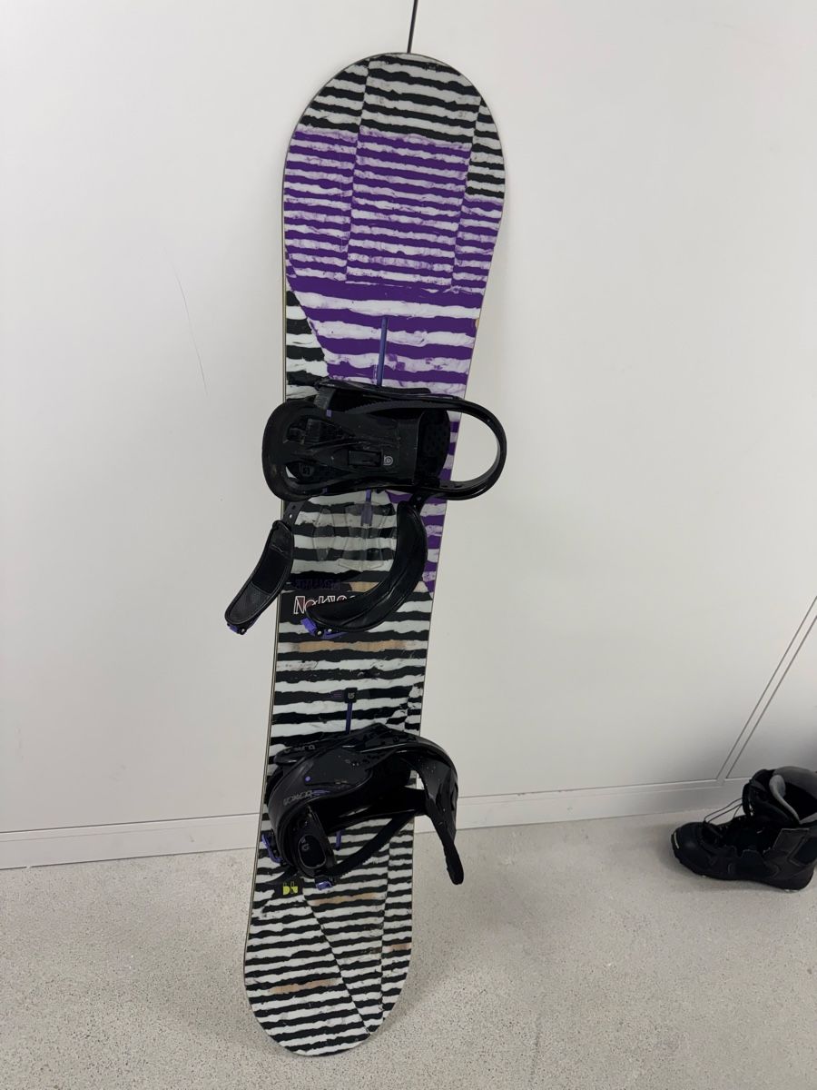 Burton Board: Snowboard Burton mit Bindung gebraucht – Usato da Wermatswil venduto da luc_z6vh