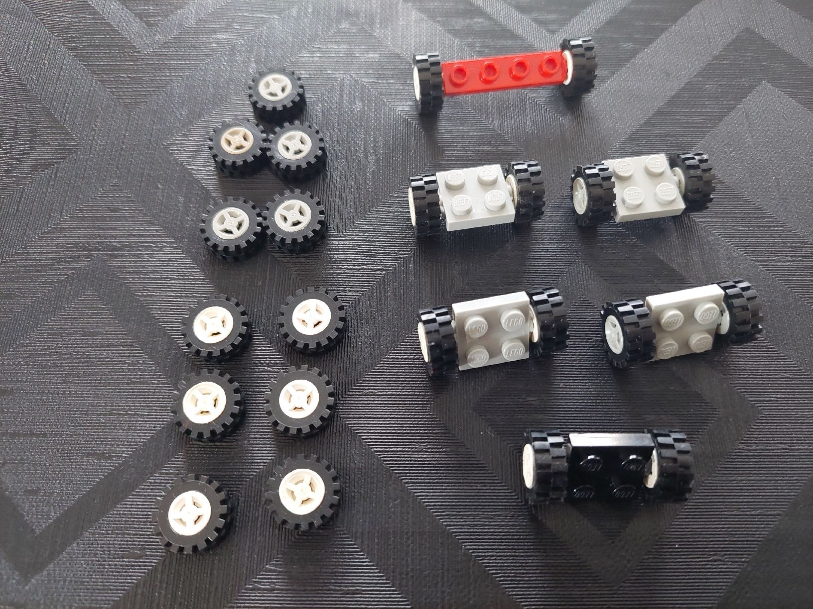 Lego Spielzeuge: Lego Räder,  Achsen – Gebraucht aus Zetzwil von sti_x9xf