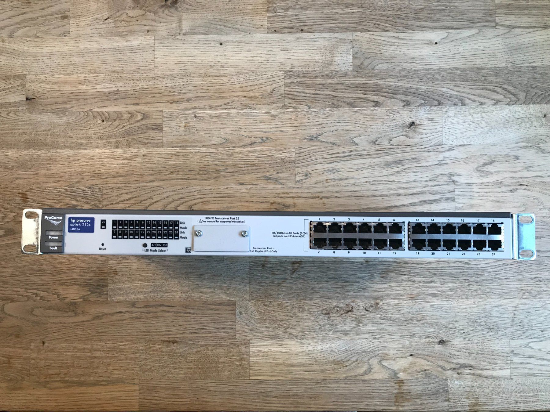 Hewlett Packard PC: HP Procurve Switch 2124 J4868A – Usato da Näfels venduto da Madresue 1