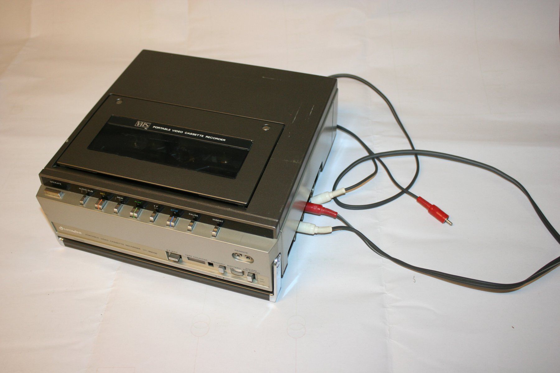 Hitachi Registratori: VHS Videorecorder tragbar Hitachi VT-6500E – Difettoso da Hinwil venduto da ilon13 1