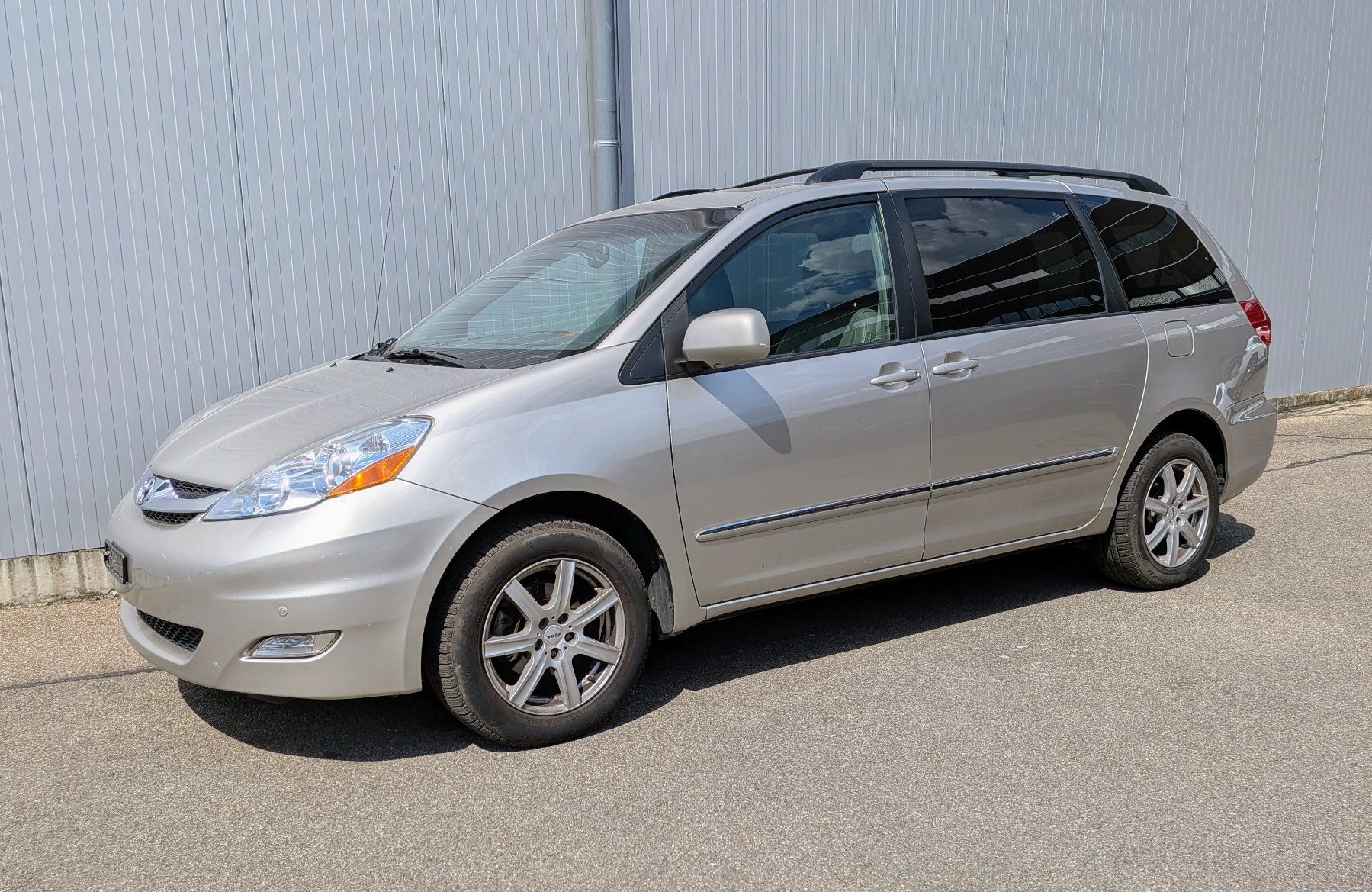 Toyota Automobili: Toyota Sienna Limited AWD – Usato da Embrach venduto da family_cars2011