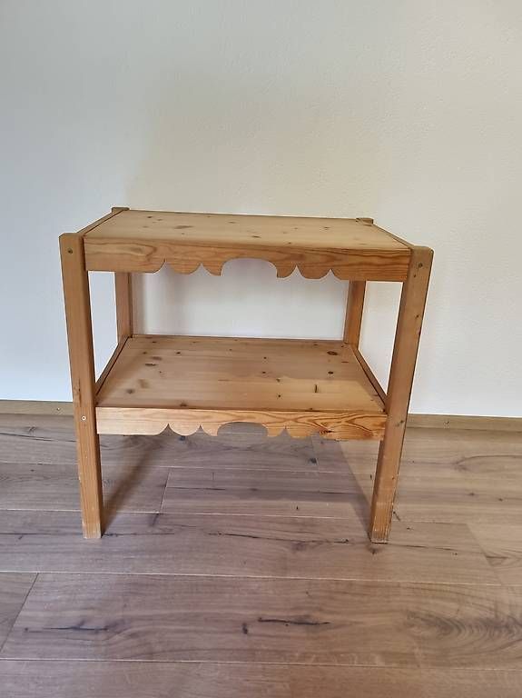 Scaffali: Schönes kleines Holz Regal – Usato da Platta venduto da sancho015