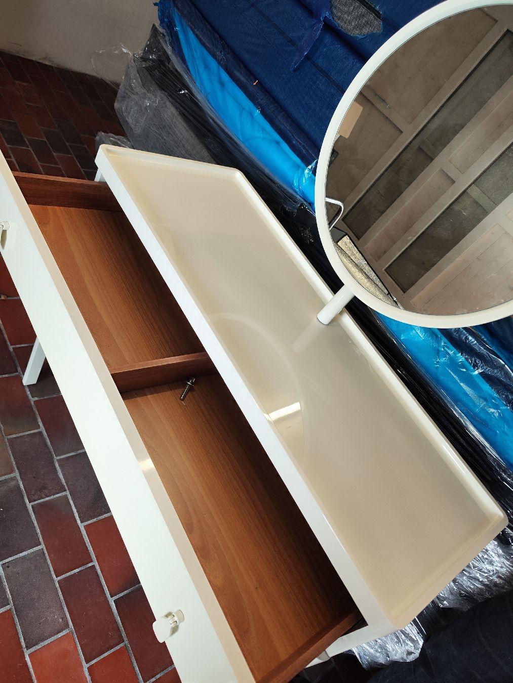 Ikea Tavoli da trucco: Schicker Schminktisch mit Spiegel – Usato da Uerikon venduto da paloma61 2