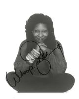 WHOOPI GOLDBERG original Autogramm / Grossfoto