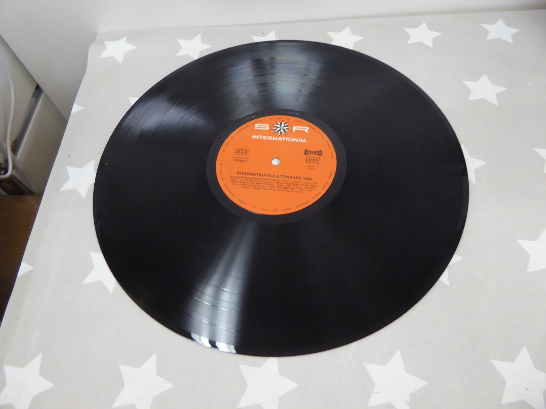 Dischi in vinile: LP: Internationale Hitparade 82 – Usato da Rafz venduto da Powacaddy 2
