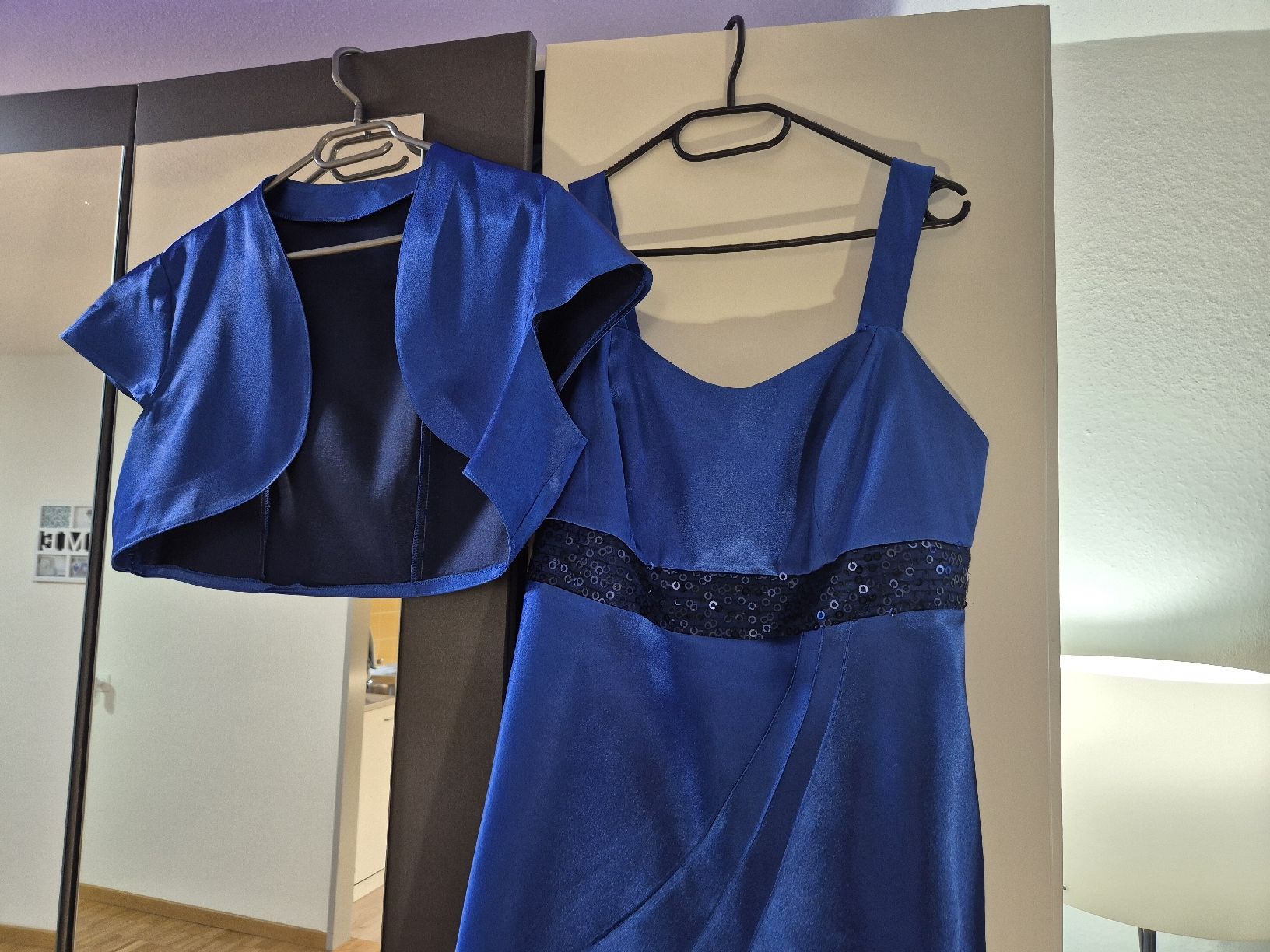 Kleider: Abendkleid – Gebraucht aus Kriens von Renia05 1