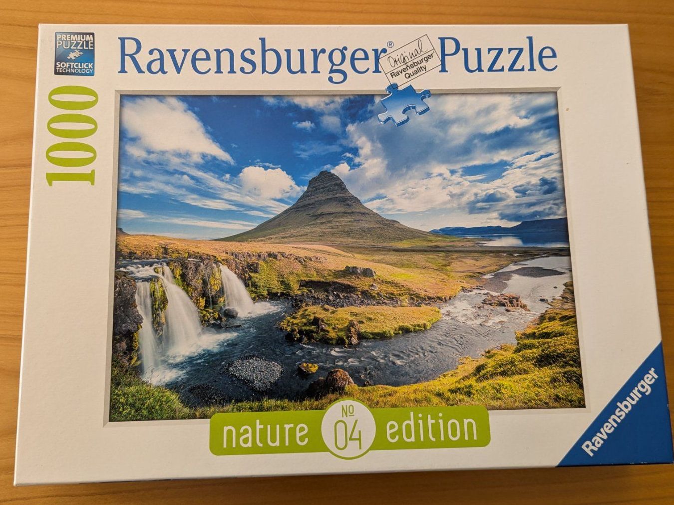 Ravensburger Puzzle: Wasserfall von Kirkjufell, Island – Usato da Steinmaur venduto da Diadal