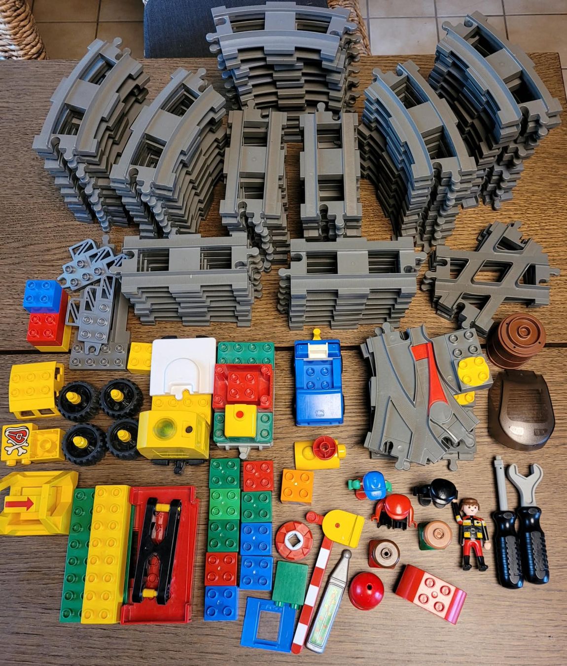 Lego Jouets: Riesiges LEGO DUPLO Eisenbahn Set – D'occasion à Sonceboz-Sombeval par ter_9rc5