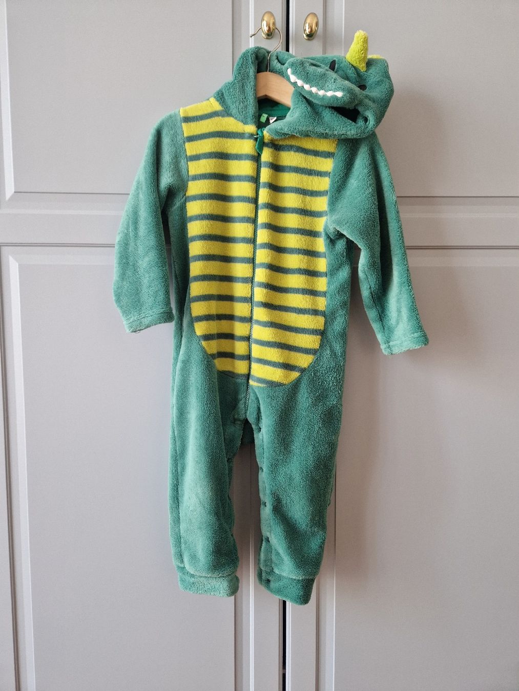 Pigiama & Simili: Pyjama Combinaison Dino Chaud et Confortable - Taille 98 – Usato da Bern venduto da MaurineBeauregard