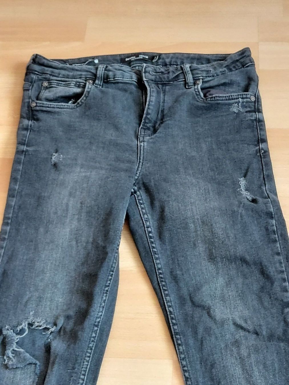 Bershka Jeans: Lässige Jeans Gr. 36 – Usato da Wettingen venduto da Egro2 1