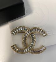 Chanel Brosche