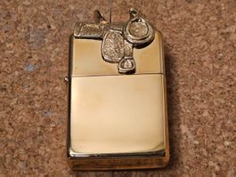 Zippo rare, couleur Or - selle de cheval - Edition Limitée