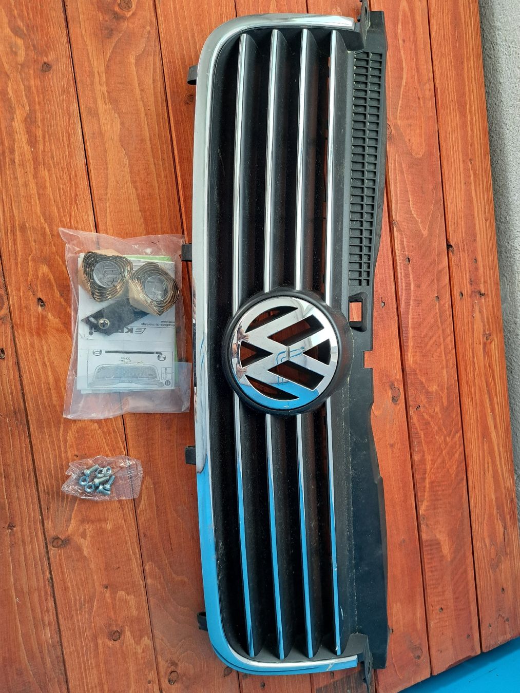 VW Tutti pezzi di ricambio auto: VW Kühlergrill – Usato da Diepflingen venduto da Hanshans...