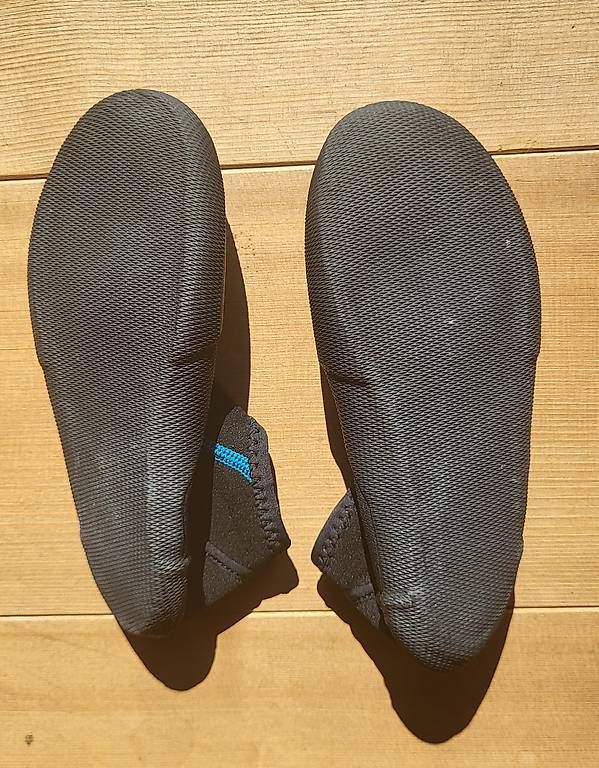 Scarpe per ragazzi: Neoprenschuhe Kinder Grösse 32 – Usato da Ottikon venduto da Garad07 2
